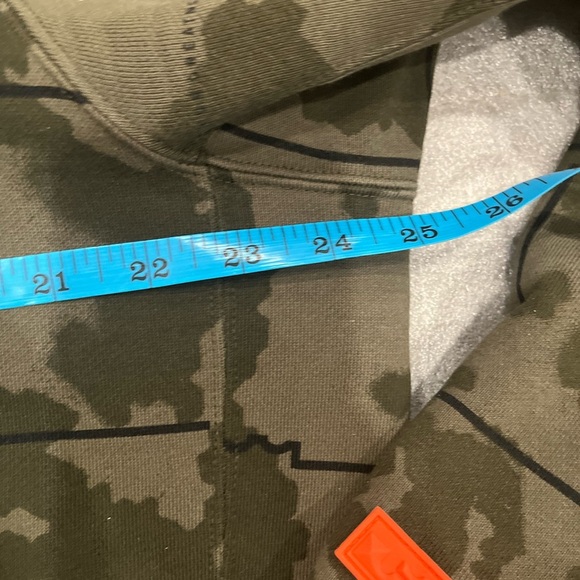 Nike Lebron James Green Camo Hoodie - Picture 6 of 8